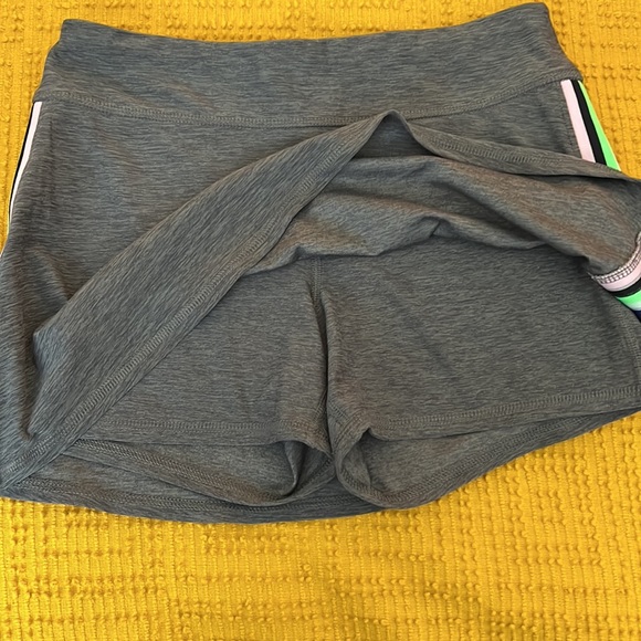 3/$12 - Old Navy Active Girls Size 14 (XL) Skort - Picture 3 of 5
